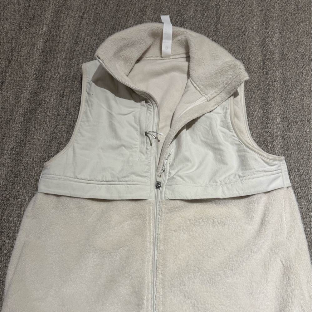 lululemon athletica Cream Vest - Picture 2 of 8